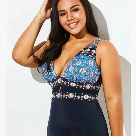 Meet Curve One piece - Picture 2 of 5